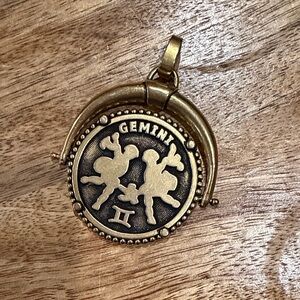 Dylan Lex Gemini Zodiac Gold Pendant